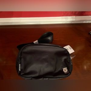 Lululemon Everywhere Belt Bag in Black 1L
